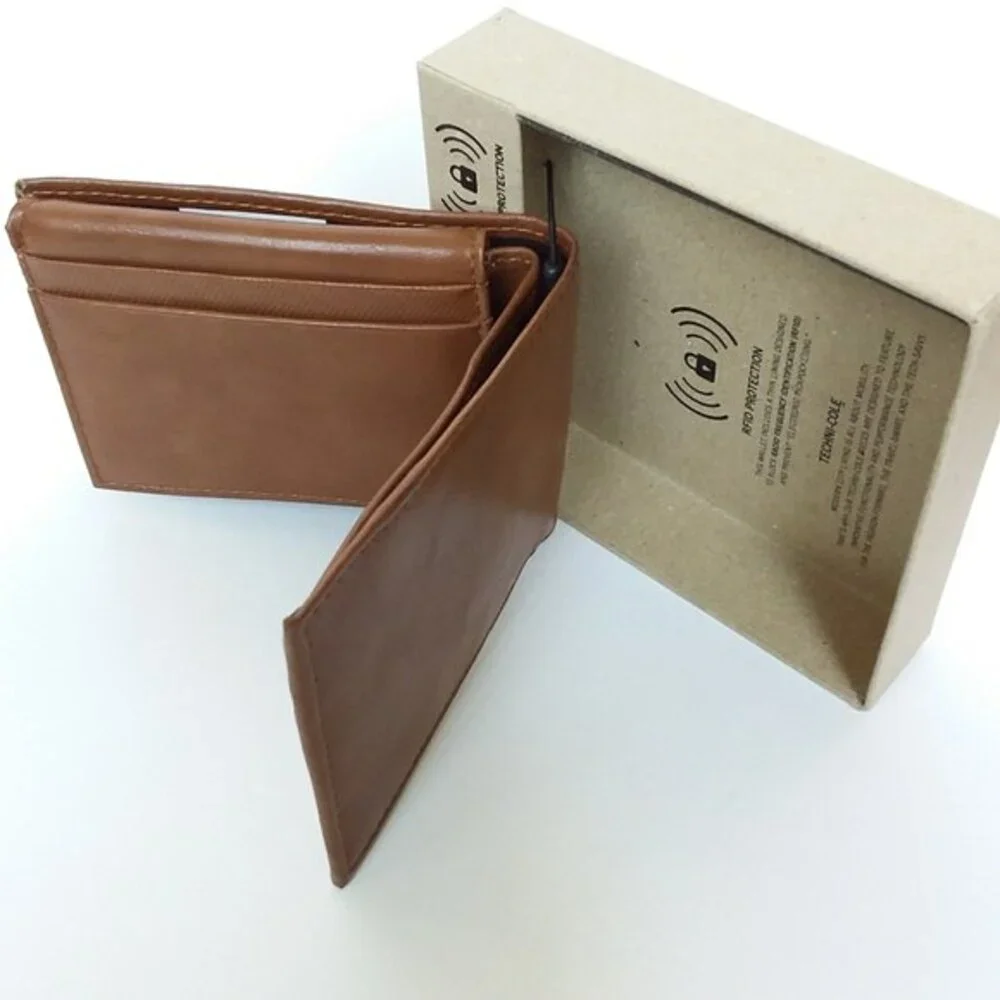 Reaction Kenneth Cole Tan RFID Wallet